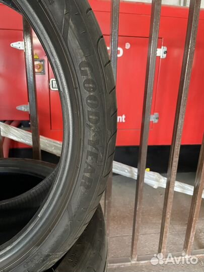 Goodyear Eagle F1 Asymmetric 3 225/40 R19 и 255/35 R19 96Y