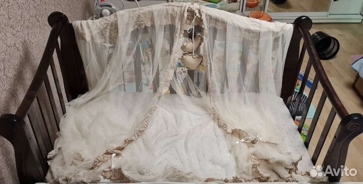 Бортики в кроватку с балдахином