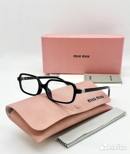 Солнцезащитные очки miu miu