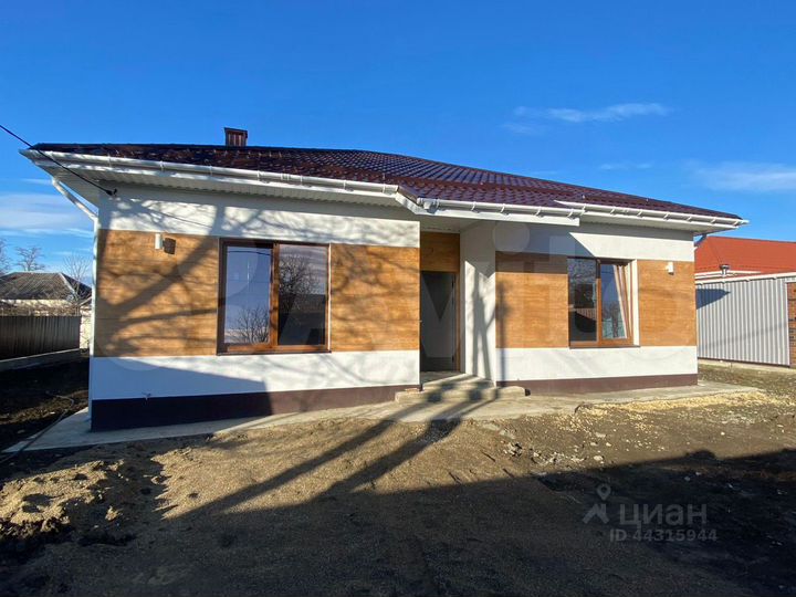Дом 102 м² на участке 5,4 сот.