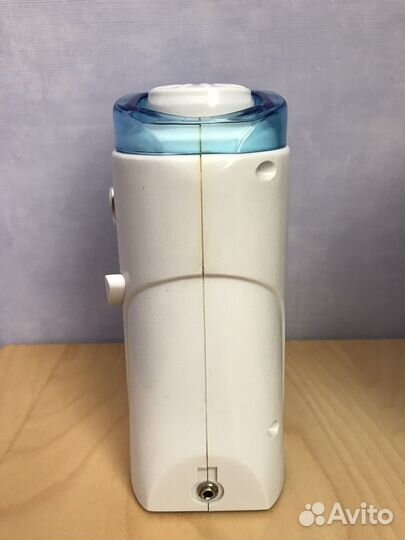 Миниатюрная швейная машинка