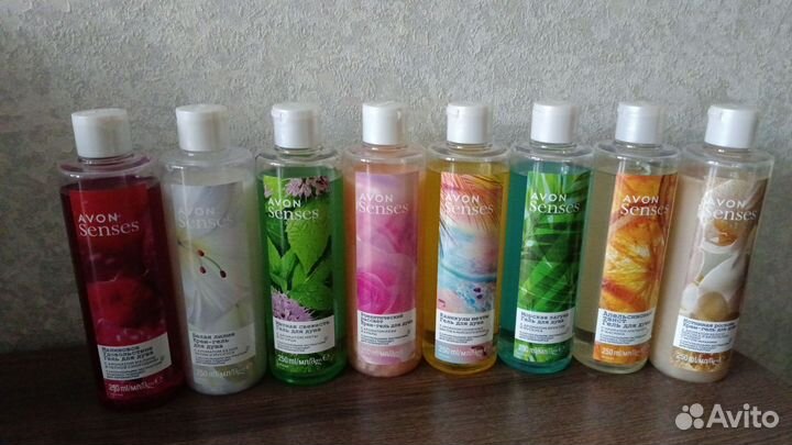 Гель и спрей для тела Avon