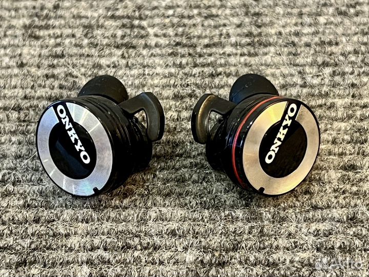 Беспроводные наушники onkyo W800BT