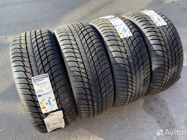 Bridgestone Blizzak LM-001 245/45 R19 102V