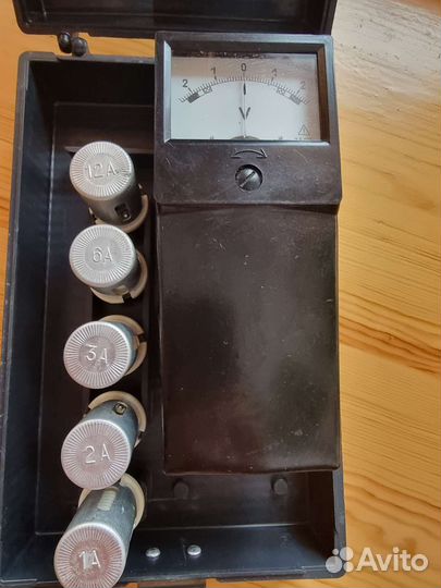 Вольтметр М2033