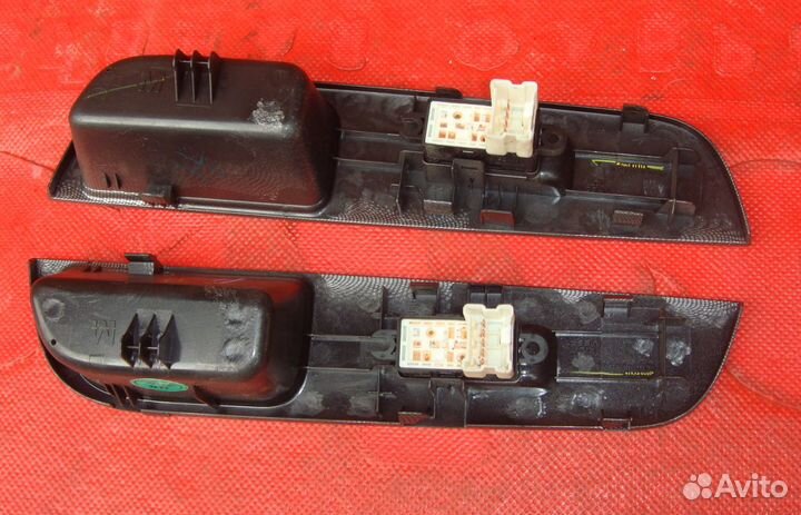 Ниссана Тиида кнопка управления стеклоподъёмником