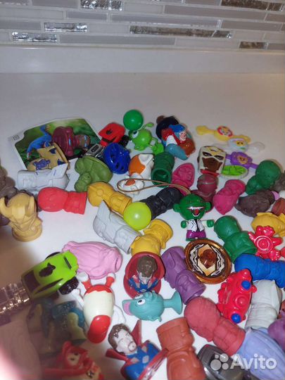 Маленькие игрушки от киндера,дикси,пятёрочки