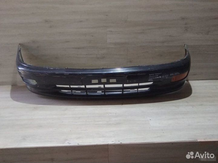 Бампер передний Toyota