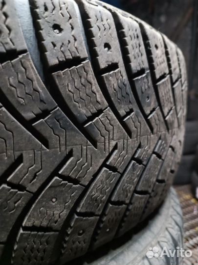 Michelin Latitude X-Ice North 215/70 R16