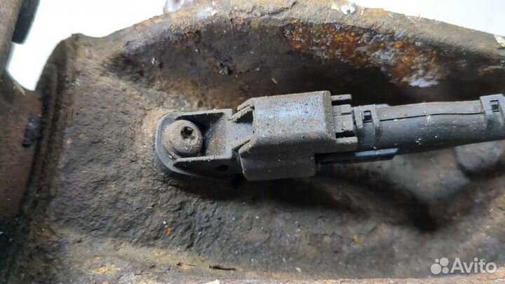 Ступица (кулак, цапфа) левая передняя Volvo S40 2004