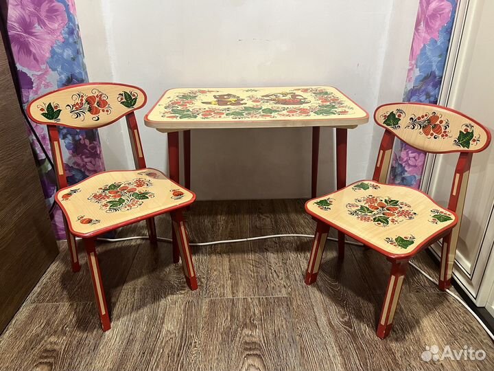 Детский столик и стульчики
