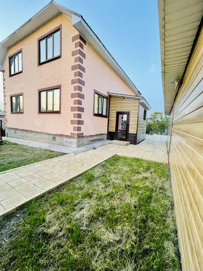 Дом 178 м² на участке 14 сот.