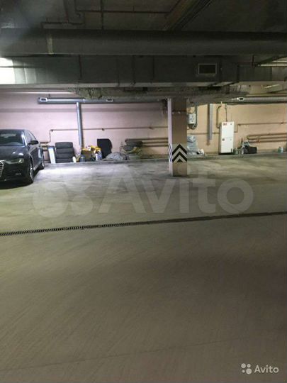 Машиноместо, 18 м²