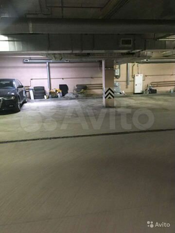 Машиноместо, 18 м²