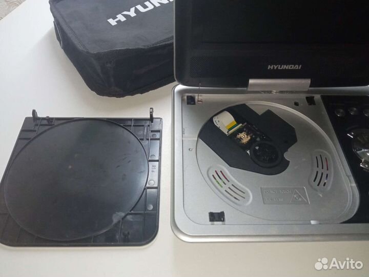 Hyundai Портативный DVD Проигрыватель