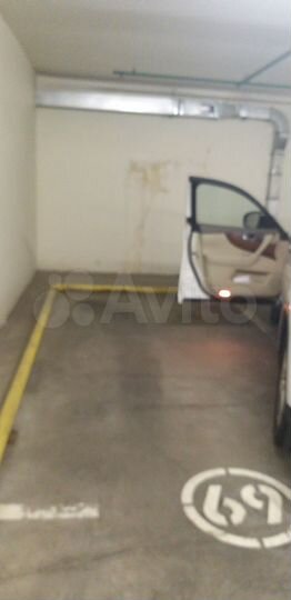 Машиноместо, 18 м²