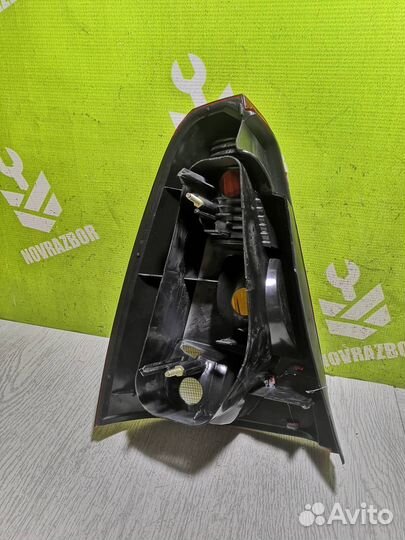 Фонарь задний правый Рено Логан