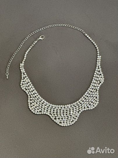 Колье со стразами