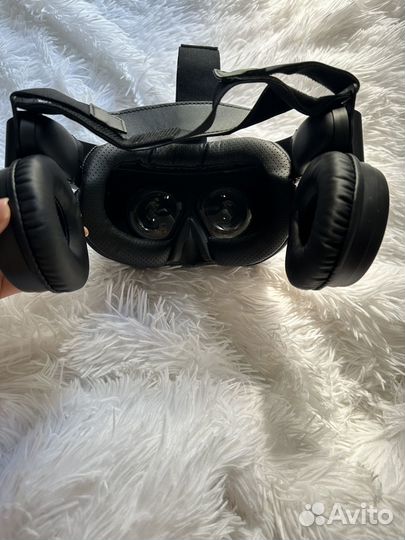 Очки виртуальной реальности с пультом
