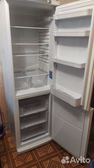 Холодильник Indesit бу