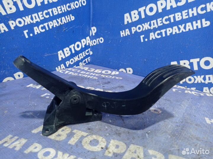 Педаль газа Ford Focus 1 седан 2004