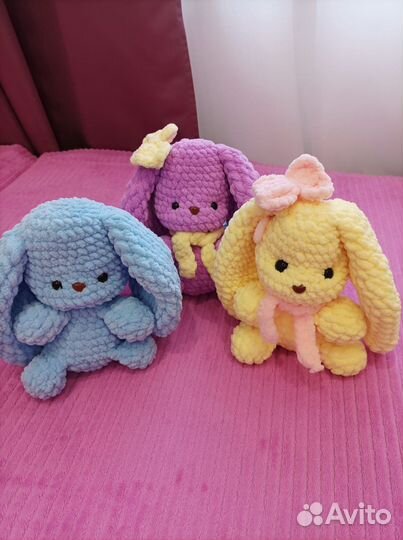 Вязаная игрушка Заяц