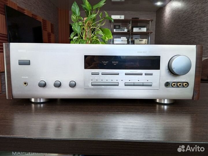 Усилитель Yamaha AVX-1000DSP, Япония, 100 вольт