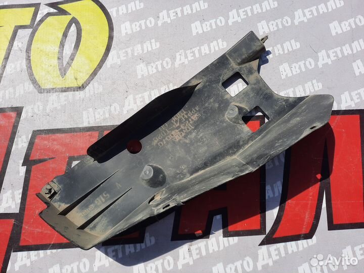 Защита Пыльник заднего бампера правый Toyota LC200