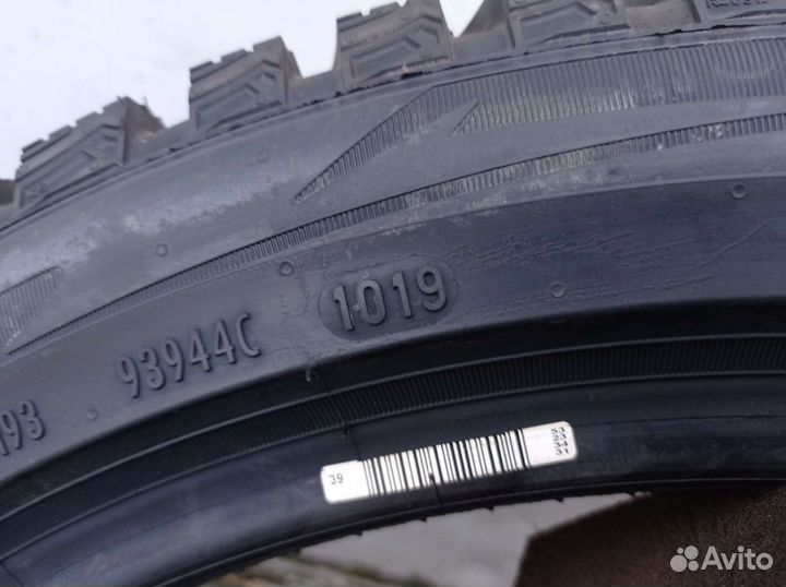 Pirelli Ice Zero 2 245/40 R19 98H