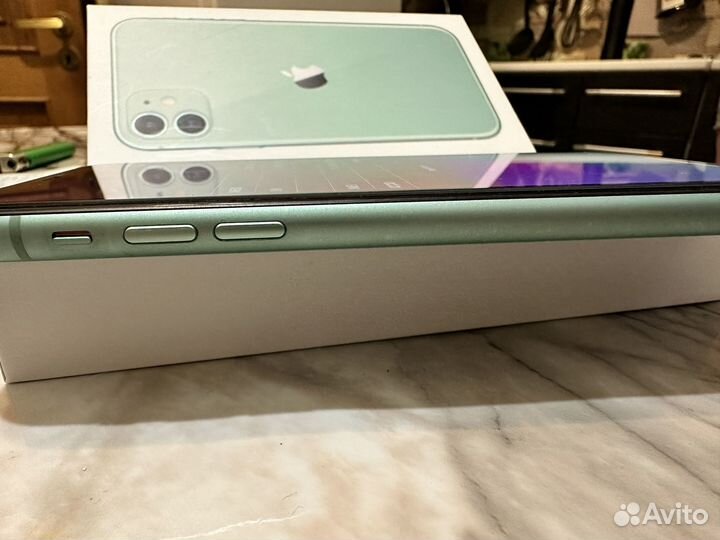 iPhone 11, 64 ГБ