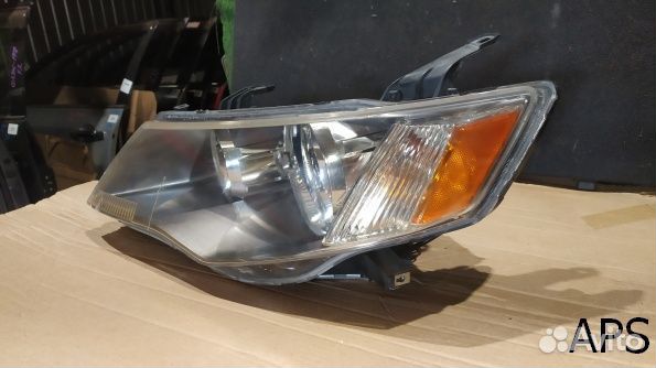 Фара передняя левая Митсубиси Аутлендер 2 хл