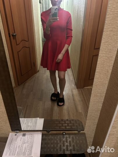 Красное платье