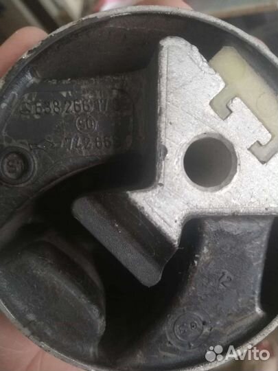 Опора коробки передач Mersedes Vito 638