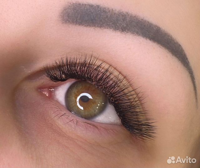 Наращивание ресниц, модель на ресницы