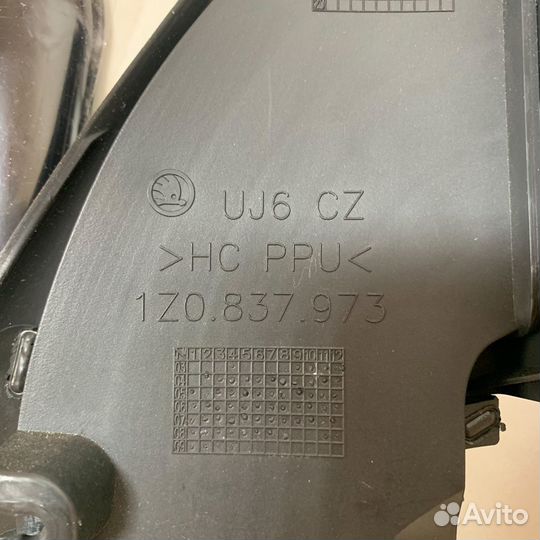 Крышка зеркала Skoda Octavia A5