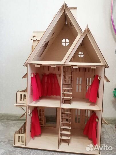 Кукольный домик деревянный