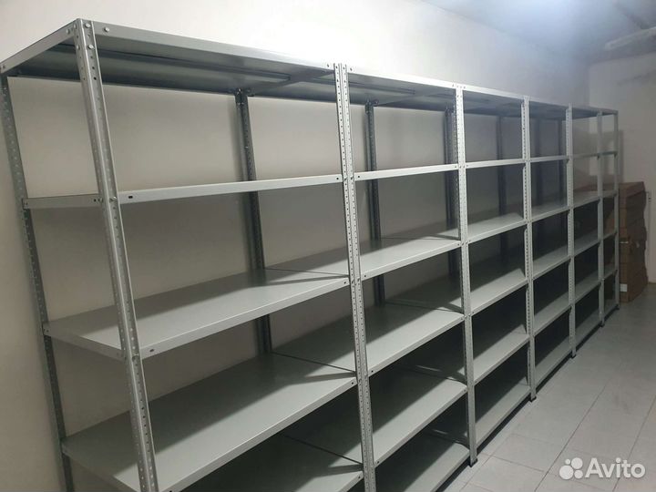 Металлический стеллаж полки