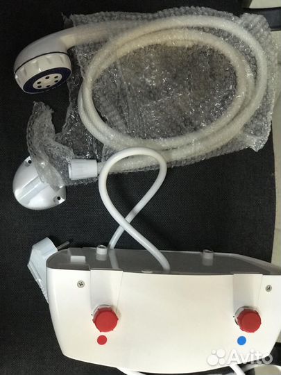 Водонагреватель проточный для душа Electrolux