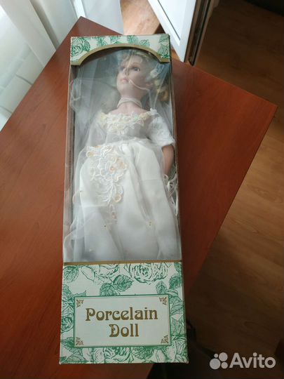 Кукла фарфоровая большая