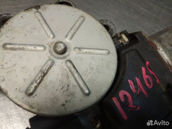 Моторчик стеклоподъемника передний правый