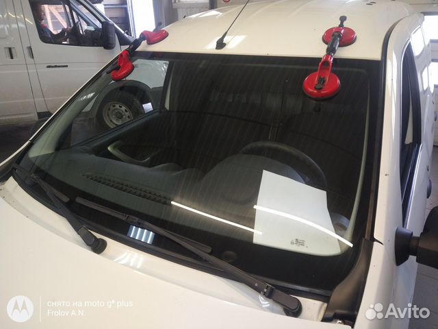 Лобовое стекло на LADA Largus автостекло