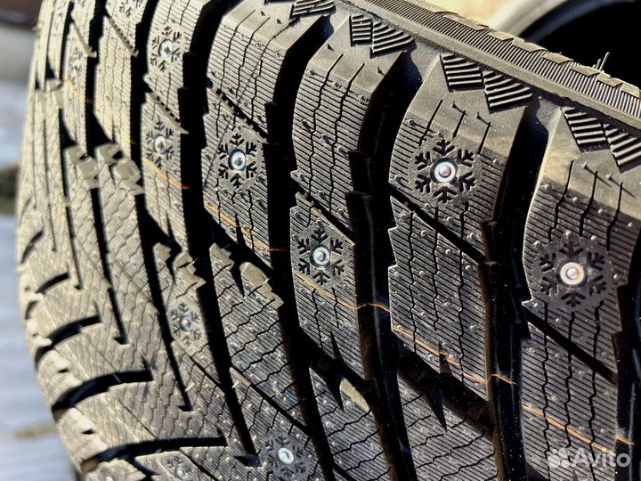 Sonix Winter Xpro Studs 69 275/45 R20 135U