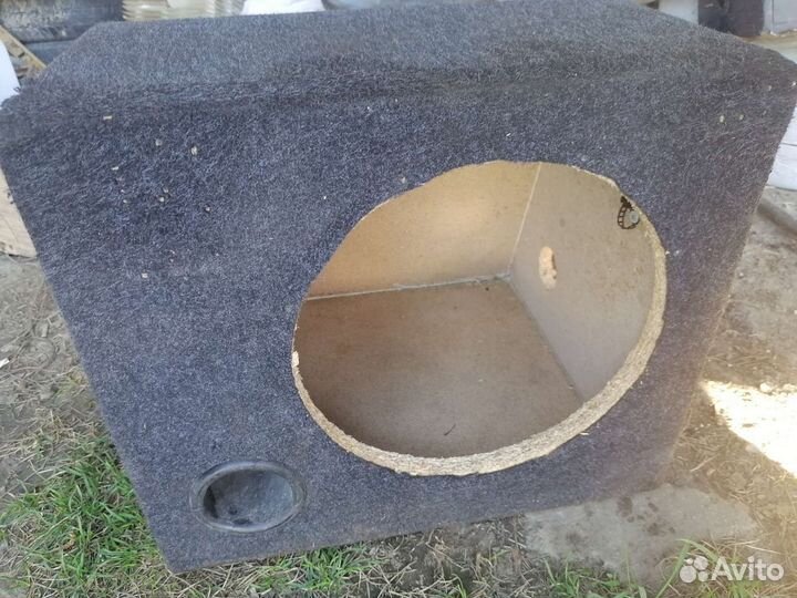 Коробка для сабвуфера