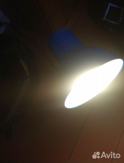 Светильник настольный