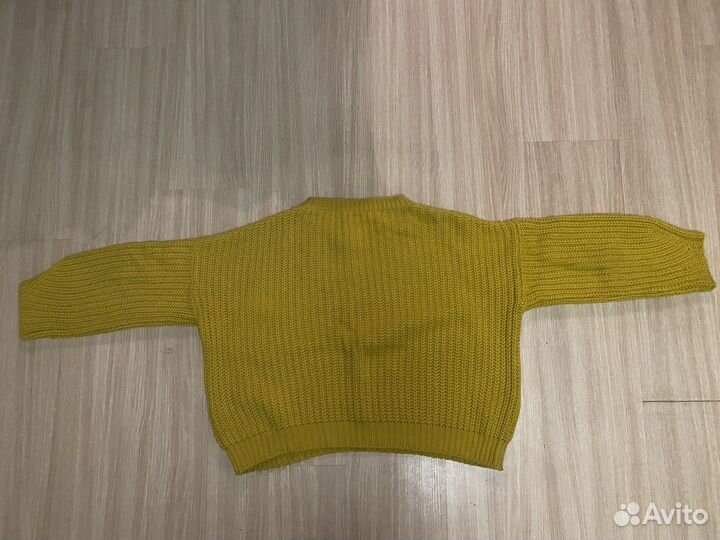 Кропнутый желтый свитер, женский