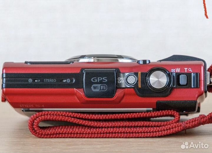 Olympus TG-4 Red