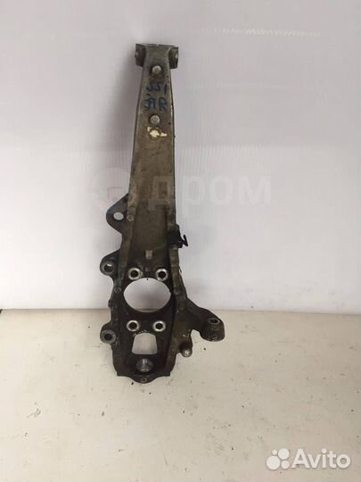 Поворотный кулак передний правый на Infiniti Fx/QX