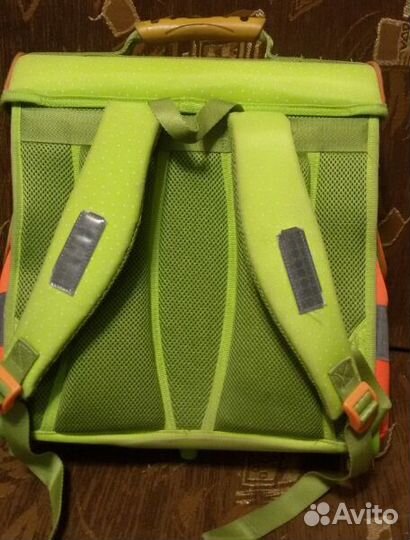 Продам школьный рюкзак для девочки