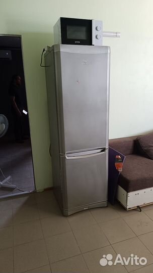 Холодильник бу indesit