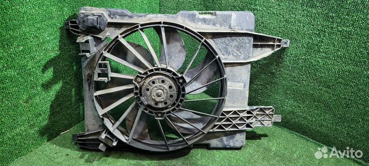 Диффузор радиатора Renault Megane II 8200222998